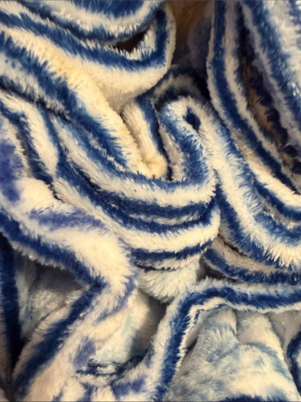 Plush Flannel Throw Blanket - Blue & White Coastal